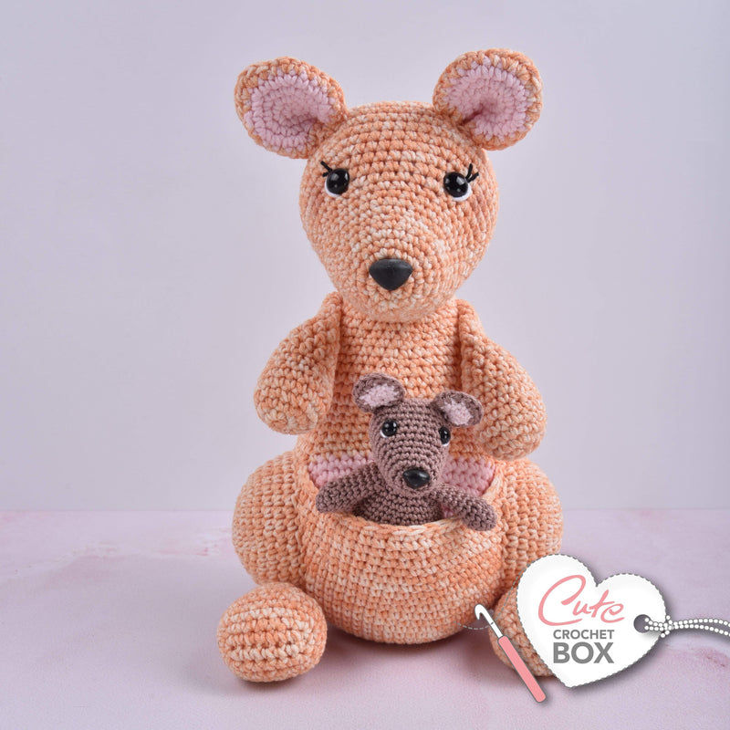 Cute Crochet Box Haakpakketten Cute Crochet Box nr. 23 - Kangoeroe mama en baby