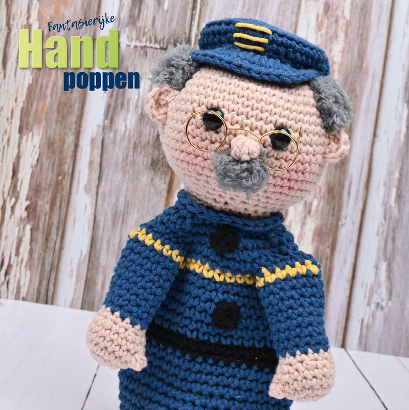 CuteDutch Garenpakketten Garenpakket: Fantasierijke handpop Politieagent