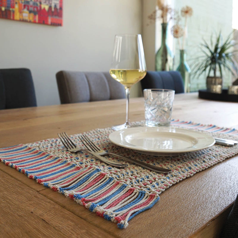 Durable Macramé pakketten Macramépakket: Peach and Blue Placemat
